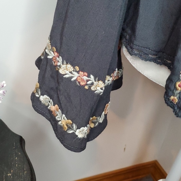 American Eagle Long Sleeve Boho Top - Picture 3 of 5